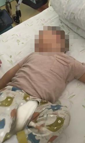如何处理婴幼儿发烧?这位母亲的处理方式,毁了孩子的一生