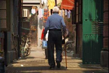 又一老人因保健品猝死,生前省吃俭用,30万积蓄用于买保健品